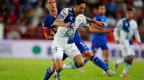 Cruz Azul recibe a Pachuca en el Estadio Azteca.