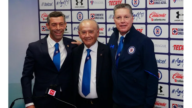 Caixinha fue respaldado por Peláez.