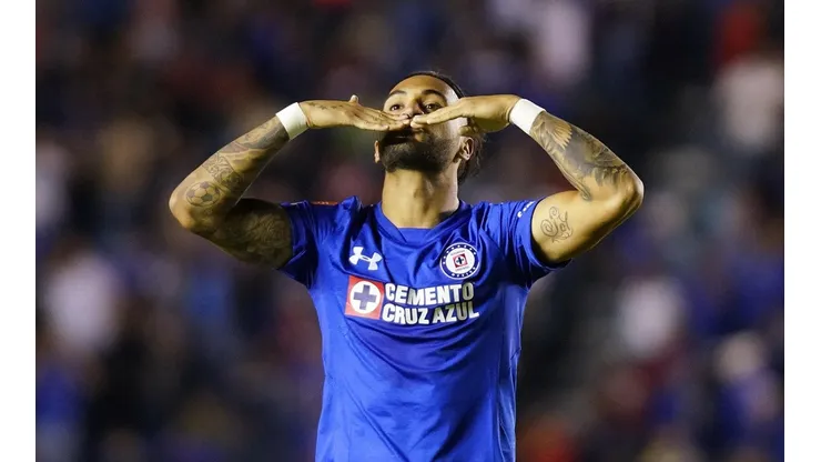 Julián Velázquez está a préstamo en Xolos.