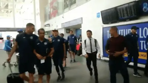 Plantel de Cruz Azul previo a su viaje.