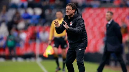 Ángel Guillermo Hoyos enfrentando a Cruz Azul.