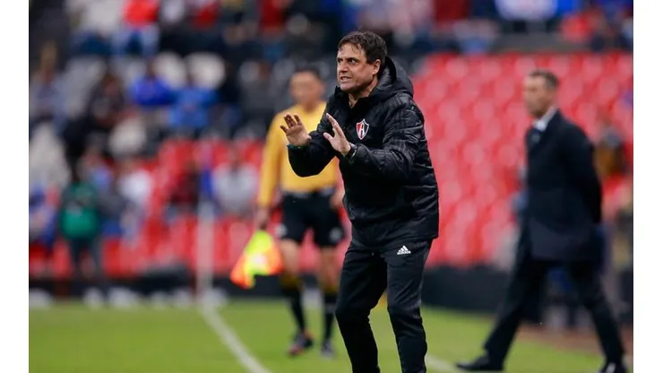 Ángel Guillermo Hoyos enfrentando a Cruz Azul.