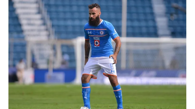 Crosas jugó en Cruz Azul hace unos años.
