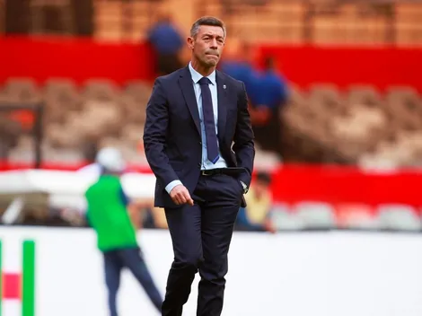 Afición de Cruz Azul abuchea a Pedro Caixinha en el Estadio Azteca