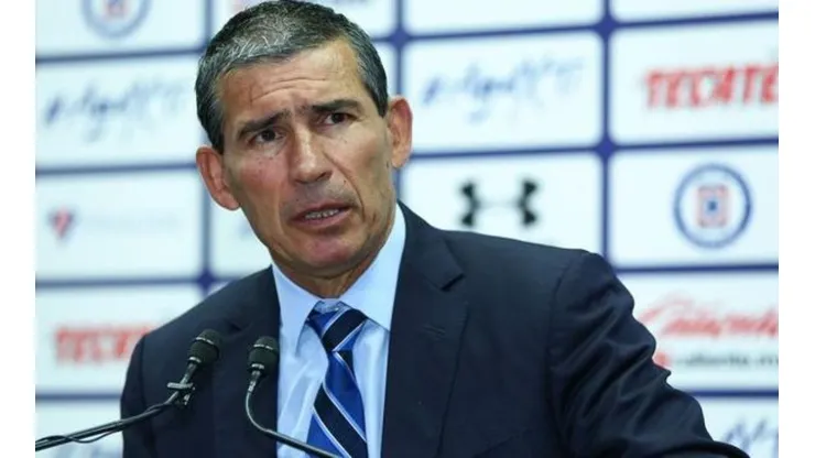 El ex dirigente celeste vio innecesario el video del plantel en apoyo a Caixinha