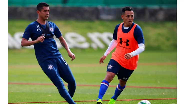 Caixinha tiene la duda entre ambos futbolistas