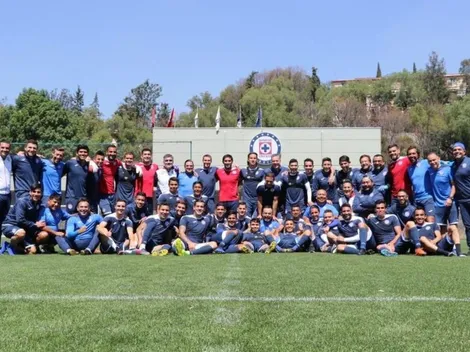 Desde cero: Plantel de Cruz Azul se juramenta a salir del mal momento y se toman fotografía oficial