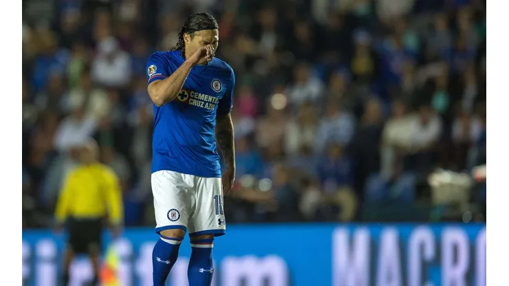 Carlos Peña triste en su paso por Cruz Azul.