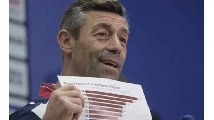 Pedro Caixinha presentó datos sobre fake news hoy.