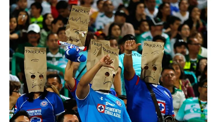 Cruz Azul se hunde en la tabla de posiciones.