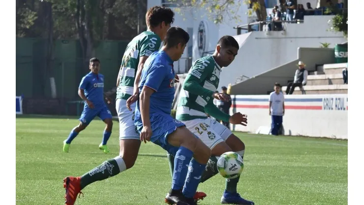 Cruz Azul recibió a Santos Laguna en La Noria.
