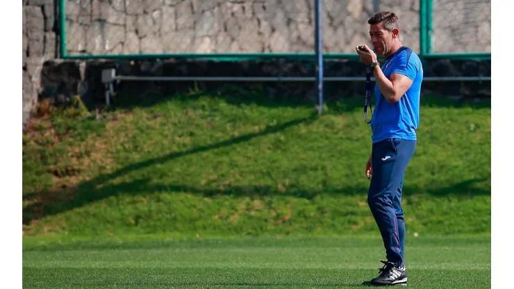 Pedro Caixinha cierra el acceso a La Noria. (Foto: Getty Images)