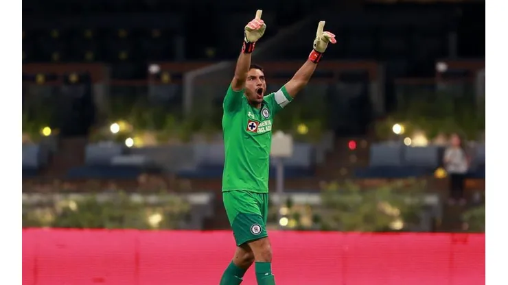 Chuy Corona en el partido frente América del Clausura 2018.