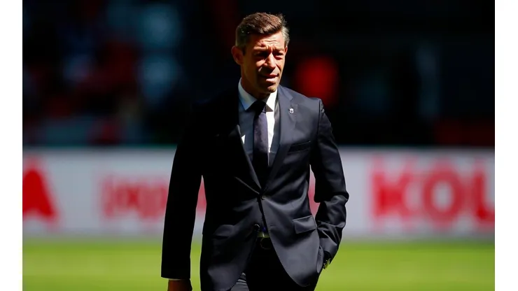 Siguen los problemas para Caixinha en La Noria