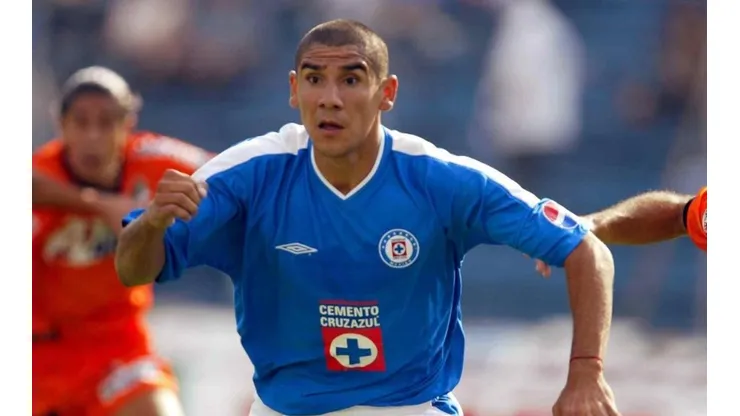 Díaz jugó en Cruz Azul entre 2003 y 2004.
