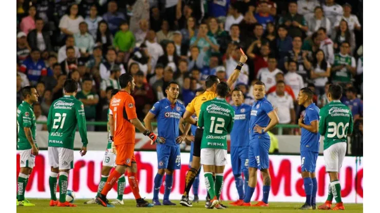 El peruano apenas estuvo 18 minutos en cancha el pasado sábado
