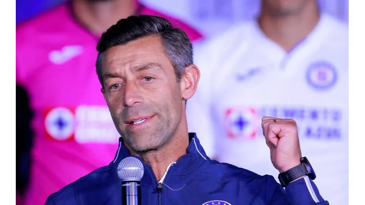 Caixinha se quedará en Cruz Azul al menos hasta fin de semestre.