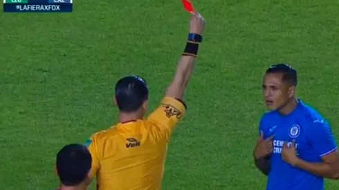 Yotún fue expulsado jugando ante León.