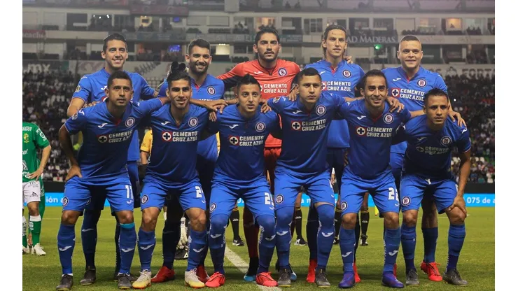 Cruz Azul cambió su formación.