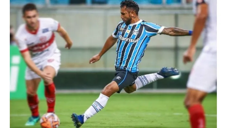 Montoya debutó por Gremio este jueves.