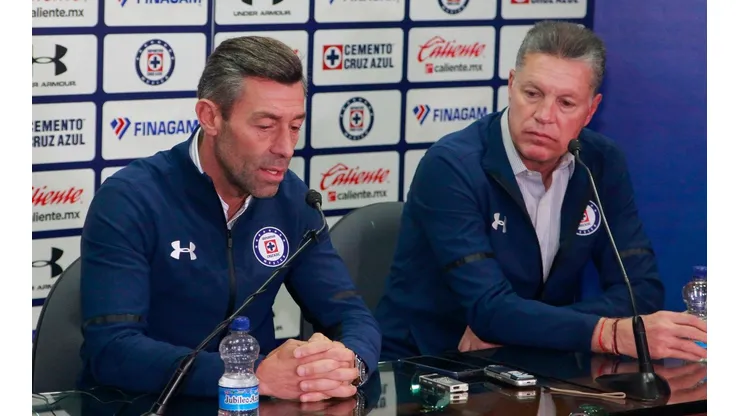La directiva de Cruz Azul está reunida.