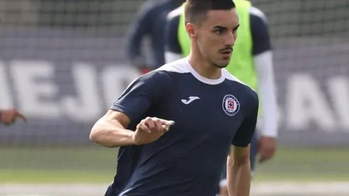 Stephen Eustaquio fue a Dallas a sacar su visa de trabajo.