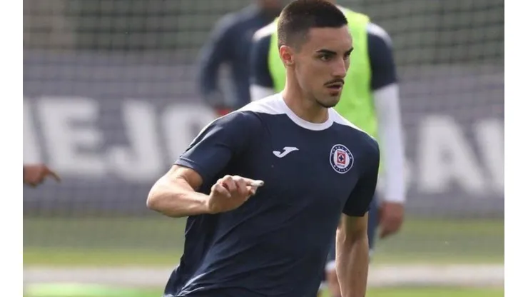 Stephen Eustaquio fue a Dallas a sacar su visa de trabajo.