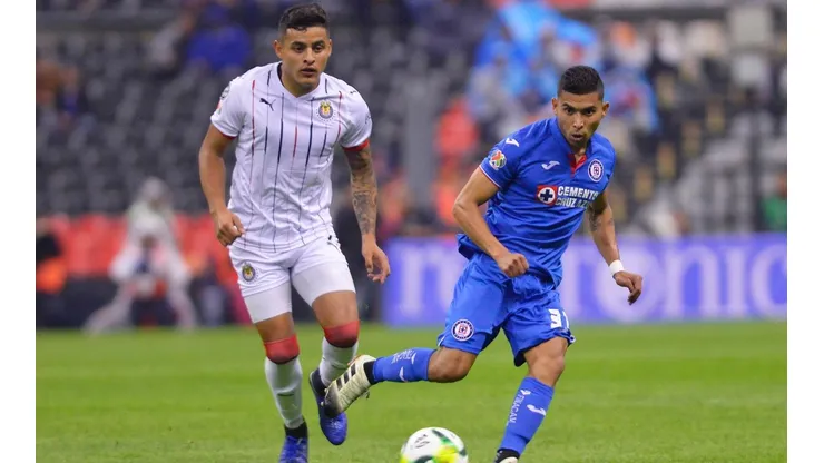 Pineda hoy juega en Cruz Azul. (Jam Media)