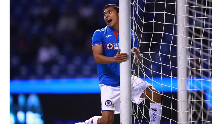 Pineda dejó Chivas para llegar a Cruz Azul. (Getty Images)