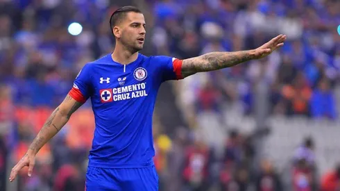 Méndez celebró su cumpleaños con torta de Cruz Azul.