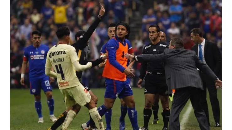 Flores fue expulsado en la final de vuelta de Liga MX. (Archivo)