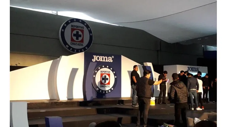 Cruz Azul presentará su playera esta noche. (Vavel)