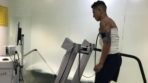 Yoshimar Yotún durante las pruebas médicas con Cruz Azul. (Foto: Cruz Azul)