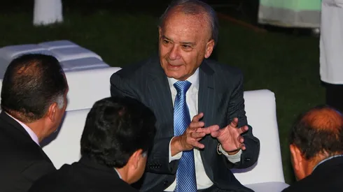 Billy Álvarez y su asesor podrían hacer una consulta a la afición. (Foto: Jam Media)