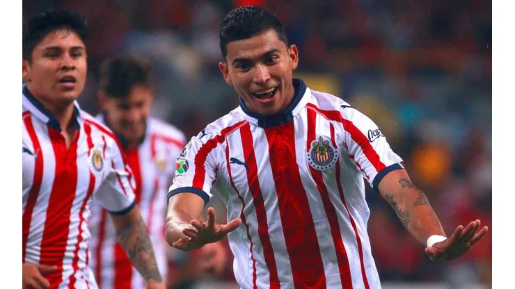Pineda fue presentado esta tarde en Cruz Azul. (Jam Media)