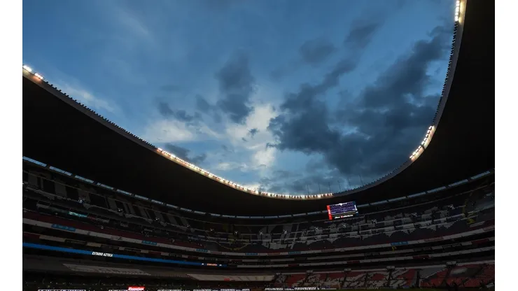 Las vallas de seguridad del Estadio Azteca ya se están ubicando en el recinto deportivo.