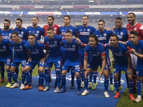 Todos juntos: Cruz Azul posa en la foto oficial hasta con la banca de suplentes