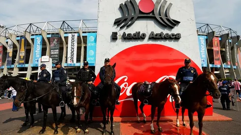 5 mil policías dispuso la SSP en el Azteca para esta noche. (Jam Media)