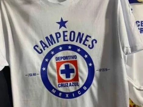 ¿Usted no aprende, verdad? Venden playera de "Cruz Azul campeón" afuera del Azteca