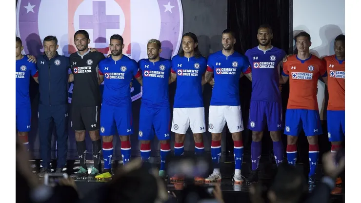 Cruz Azul duró un semestre con la última playera. (Mexsport)