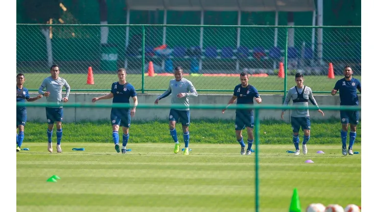 Cruz Azul limitó el acceso a las prácticas. (Jam Media)