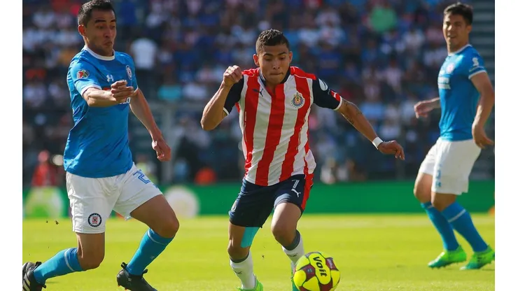 Orbelín Pineda lleva varias semanas en la órbita de Cruz Azul. (Jam Media)
