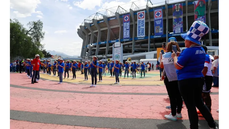 La afición cementera llenará el Azteca este sábado
