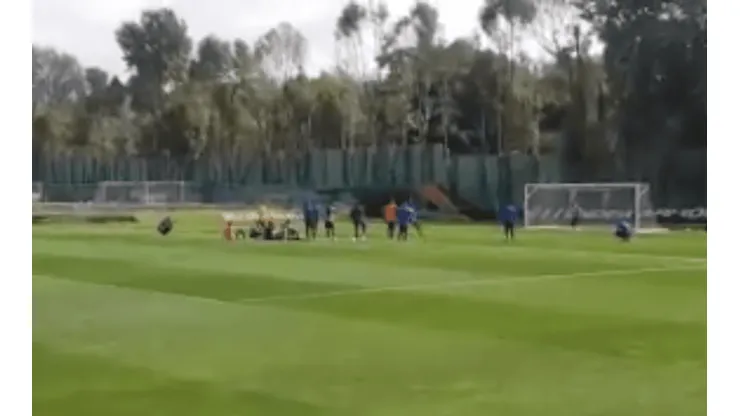 Cruz Azul entrenando penales en La Noria. (Archivo)