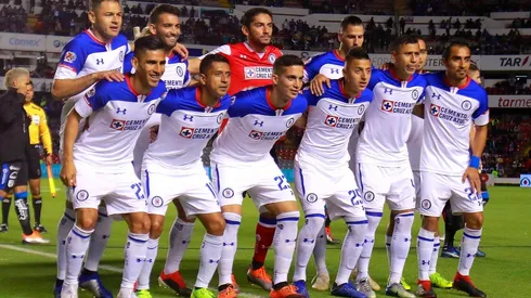 Así alineó Cruz Azul contra Querétaro en la ida. (Jam Media)