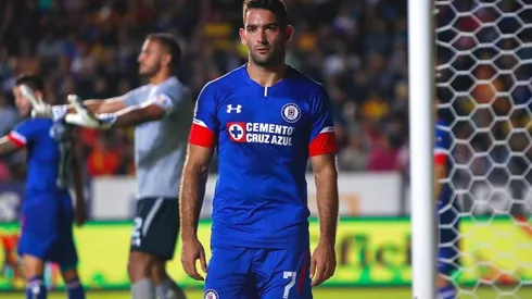 El uruguayo Cauteruccio encabeza desde la cancha esta consigna