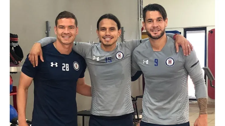 Flores, Zúñiga y Caraglio entrenaron hoy. (Instagram JerryFlores15)