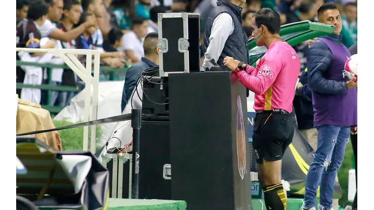 El VAR se ha utilizado en Liga MX ya en tres jornadas. (Jam Media)