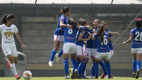 Cruz Azul se quedó con el clásico frente a Pumas.