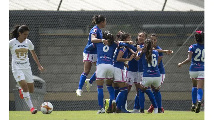 Cruz Azul se quedó con el clásico frente a Pumas.